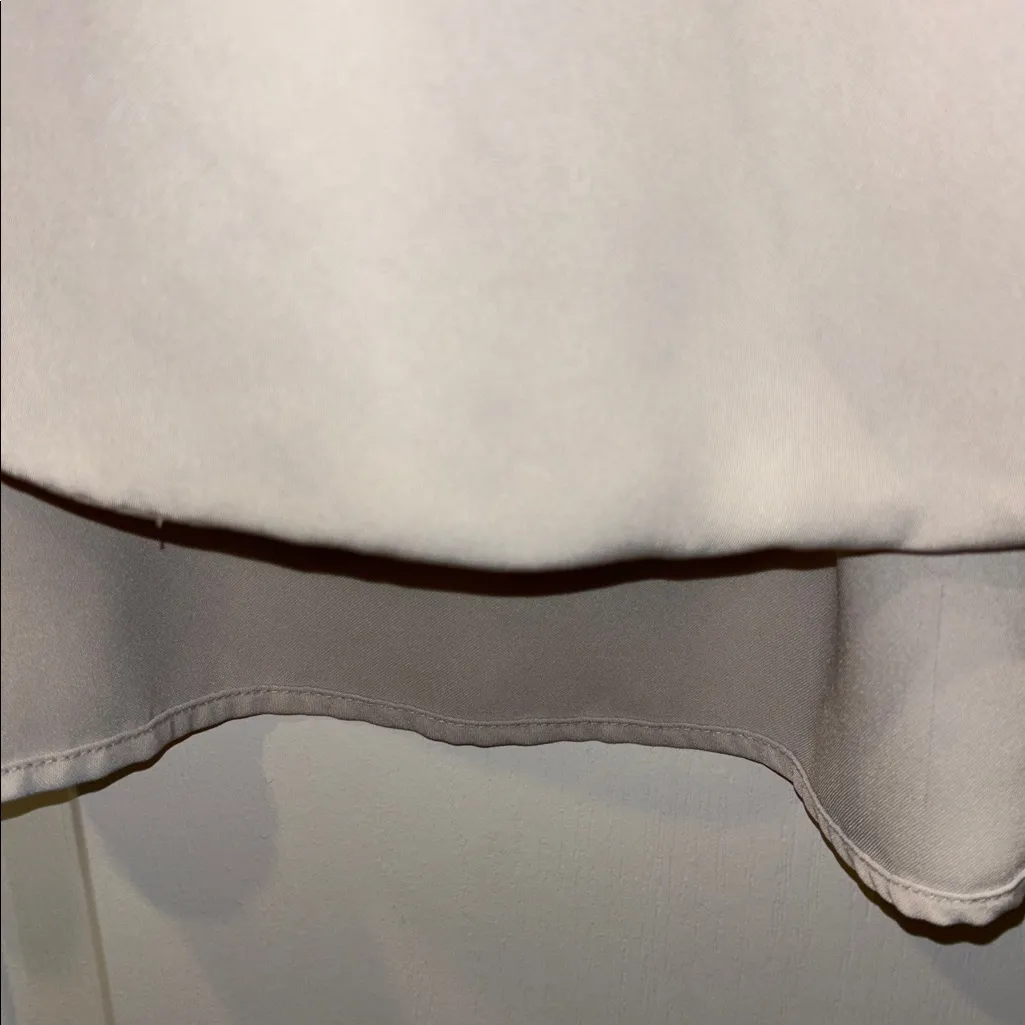 Prologue Light Taupe Wrap Top V Neck Long Sleeve HiLo Hem 3/4” Sleeve 100% Poly - Image 4