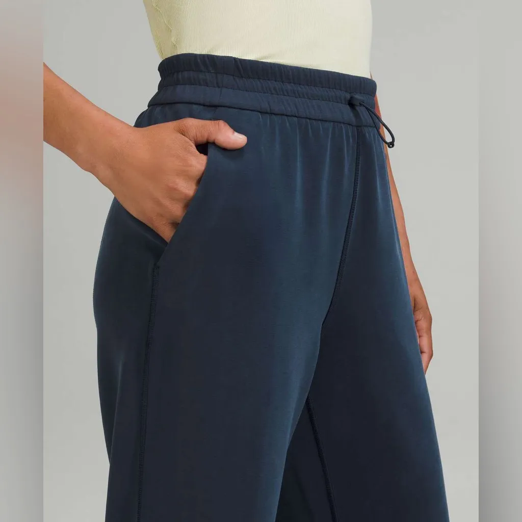 Lululemon Softstreme High-Rise‎ Straight Leg Crop True Navy sz6 - Image 2