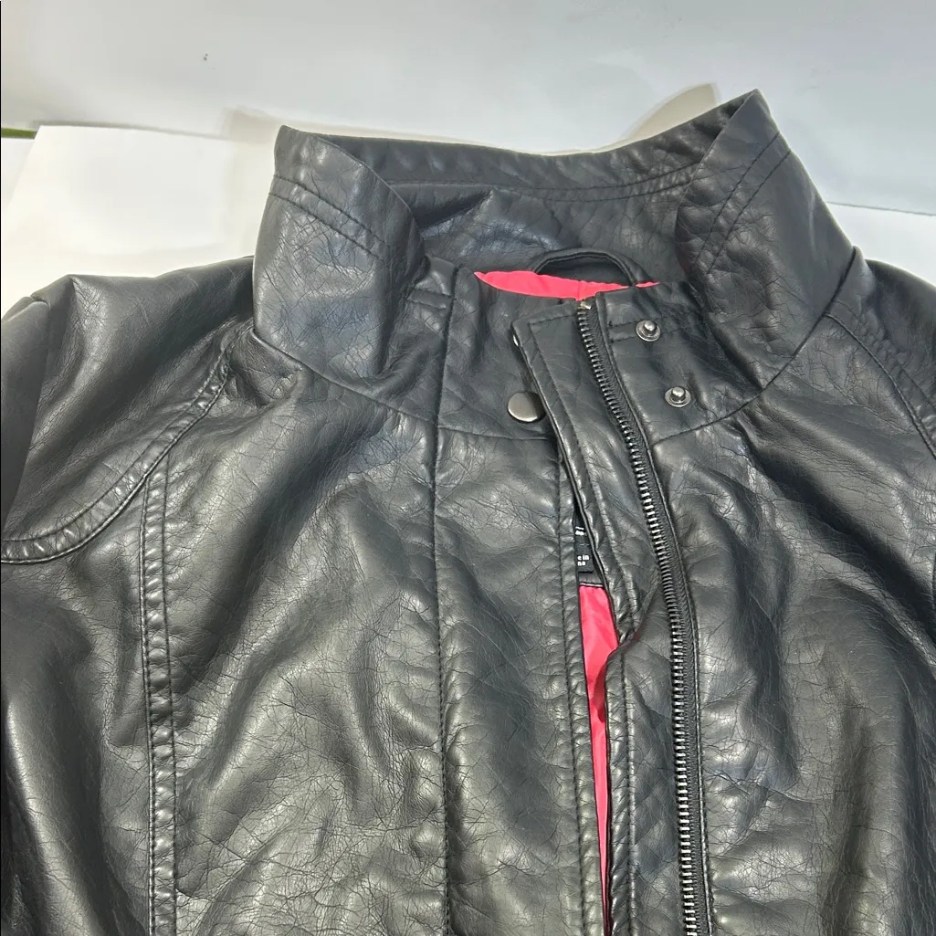 Black Faux Leather Jacket with Pink Lining Size L - Image 5