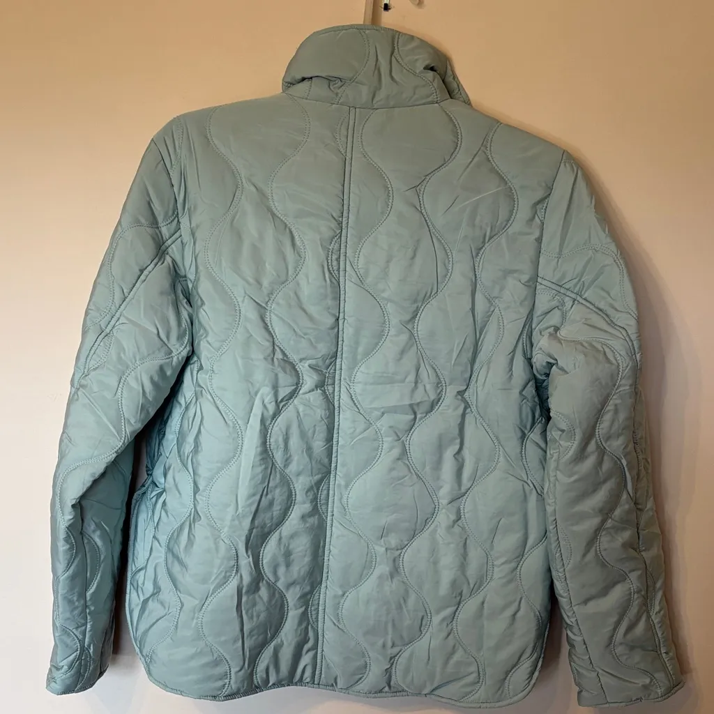 Easel Quilted Puffer Jacket in Soft Green - Image 4