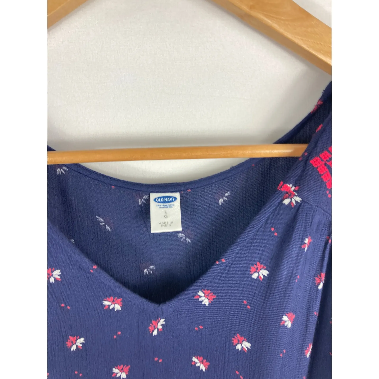 NWT Old Navy Blue Red Patterned Tank Size Large - Image 3