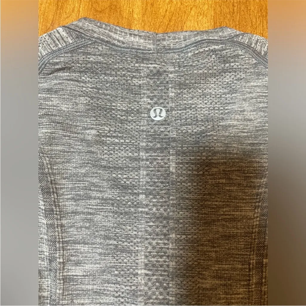 Lululemon Swiftly Long Sleeve Tee Size 4 - Image 5