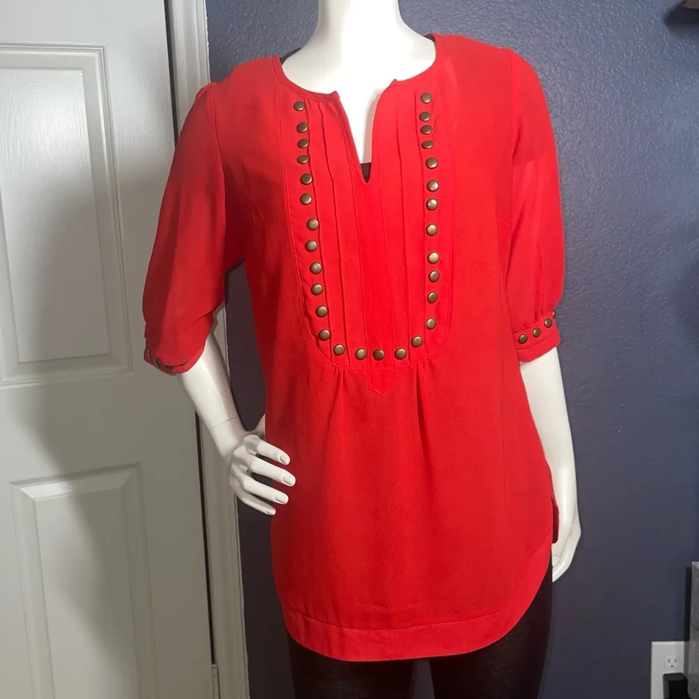 Angie Black V-Neck Chiffon Gold Studded Short Sleeve Blouse Red size medium - Image 11