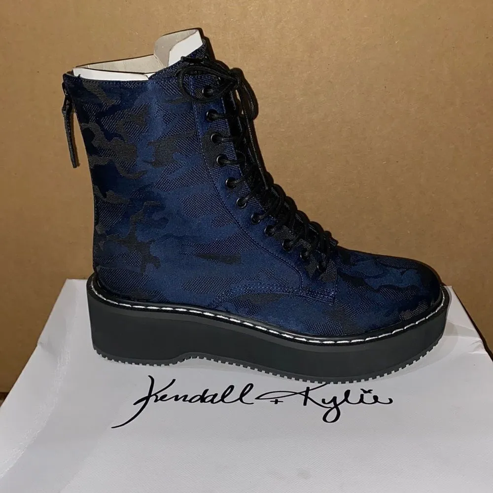 NWT Kendall & Kylie Navy Camo Hunting Combat Boot - Image 2