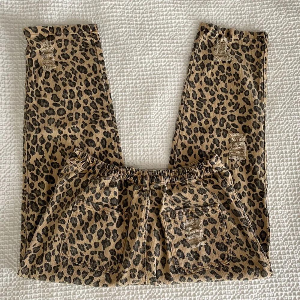 Lili Sidonio Molly Bracken Distressed High Rise Leopard Animal Print Pant Size M - Image 9