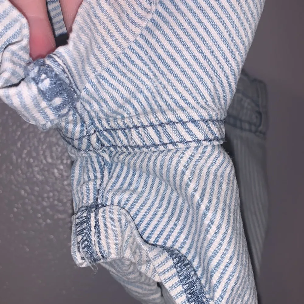 Bullhead blue white striped jean shorts Size undefined - Image 5