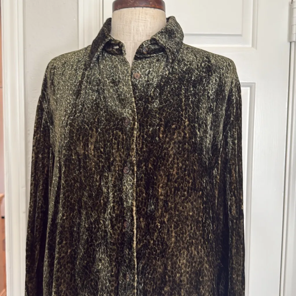 Leopard vintage velvet button down shirt - Image 6