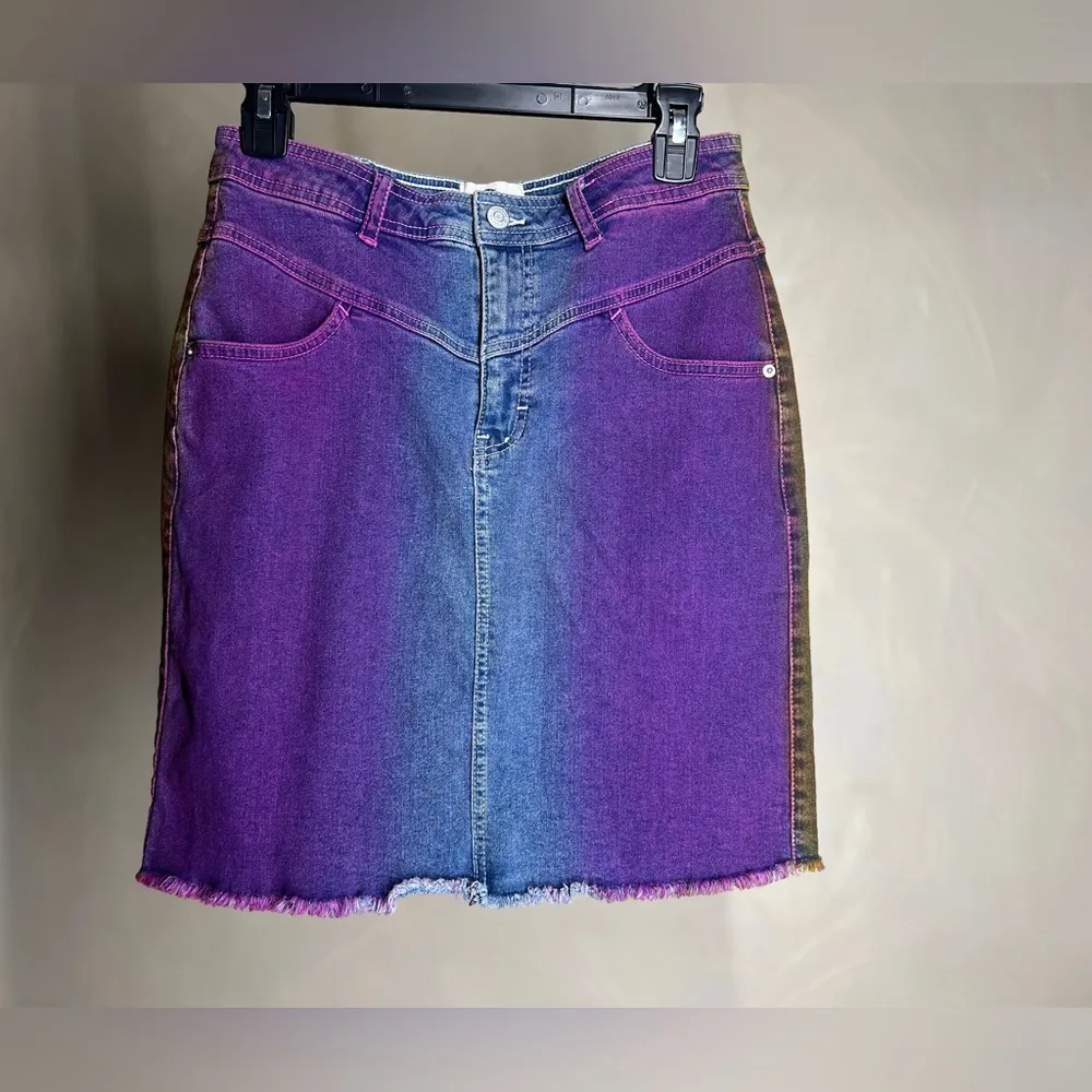 Jordache Vintage Women's Yoke Front Art to wear Tie Dye Denim Skirt, Y2K|Size:28 - Image 6