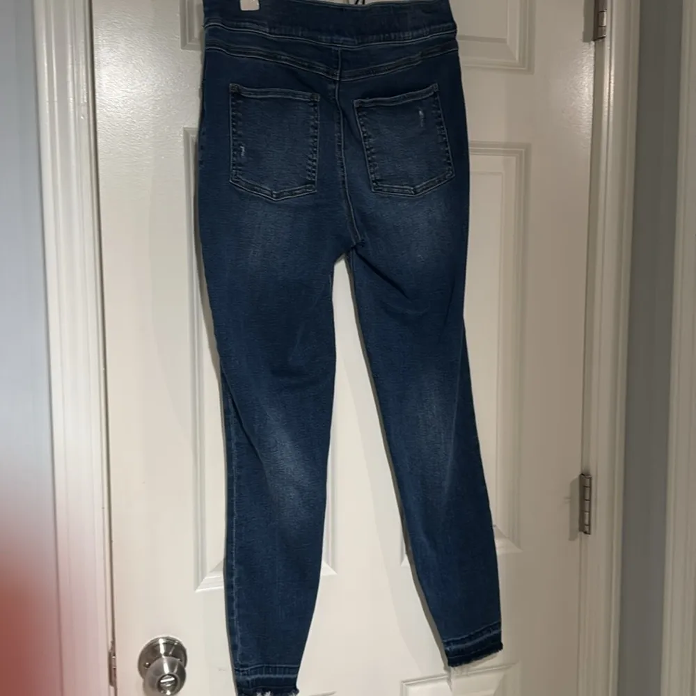 Spanx  DISTRESSED SKINNY JEANS, Medium  #20203R‎ - Image 10