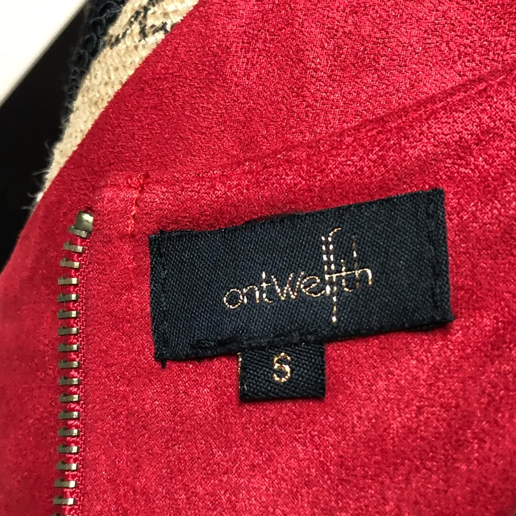 Ontwelfth Red Fringe Sleeveless Crop Top Size M - Image 8