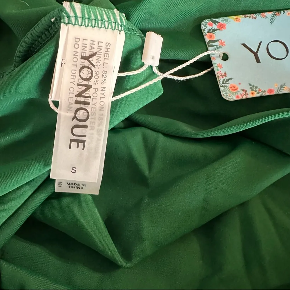 Green Tank Top and Floral Shorts Set - Image 6