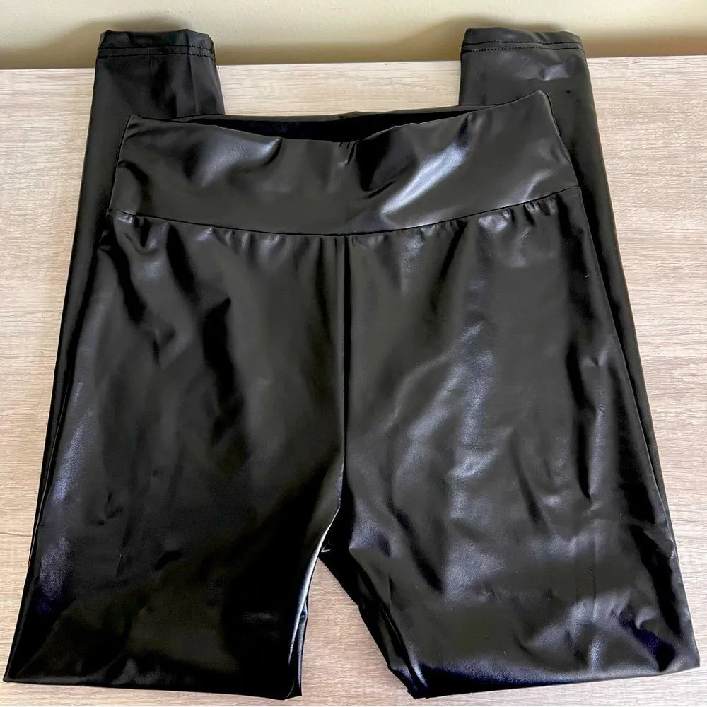 Cupshe Holidaze Faux Leather Leggings Size Medium - Image 5