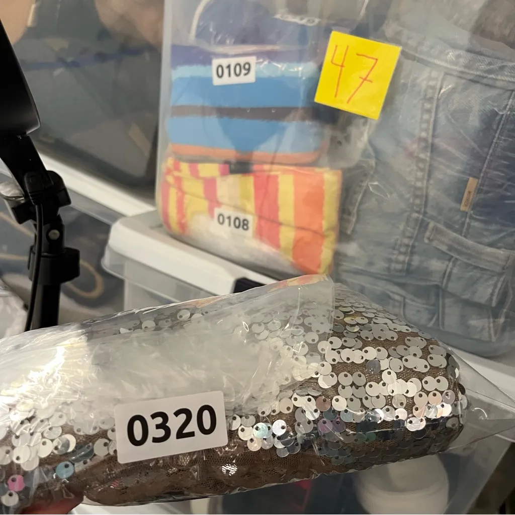 Bold Elements  Silver Sequin Blouse Disco Ball Statement Blouse Women’s Size 1X - Image 10