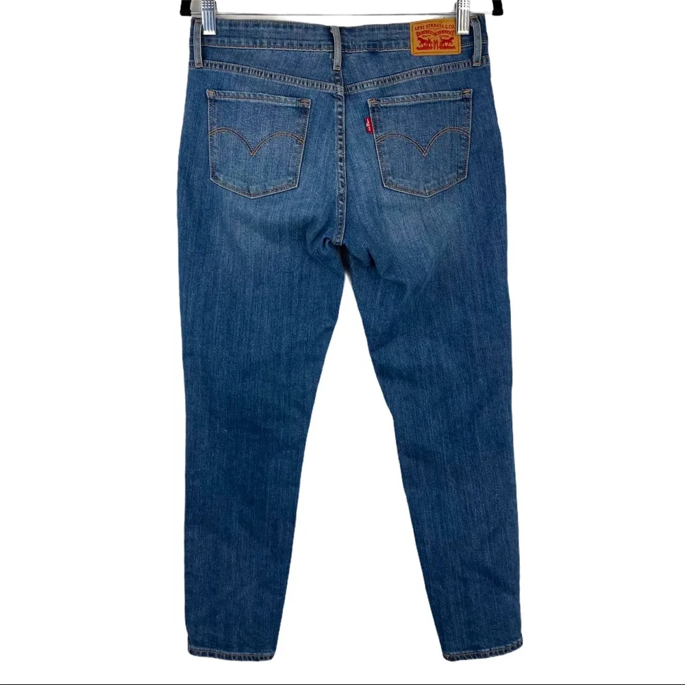 Levi’s 711 Skinny Medium Dark Wash - Image 2