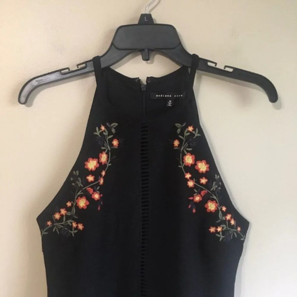 Endless Rose medium black dress - Image 5