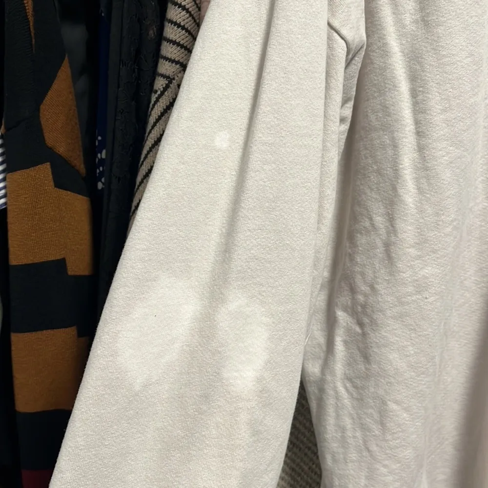 Talentless cream crewneck - Image 6