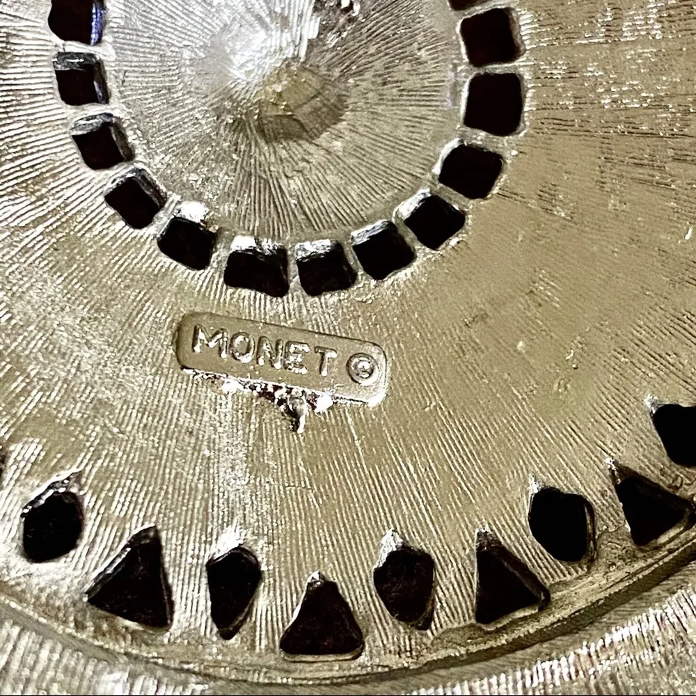 Monet Etruscan Greek Revival Medallion Brooch Silver - Image 8