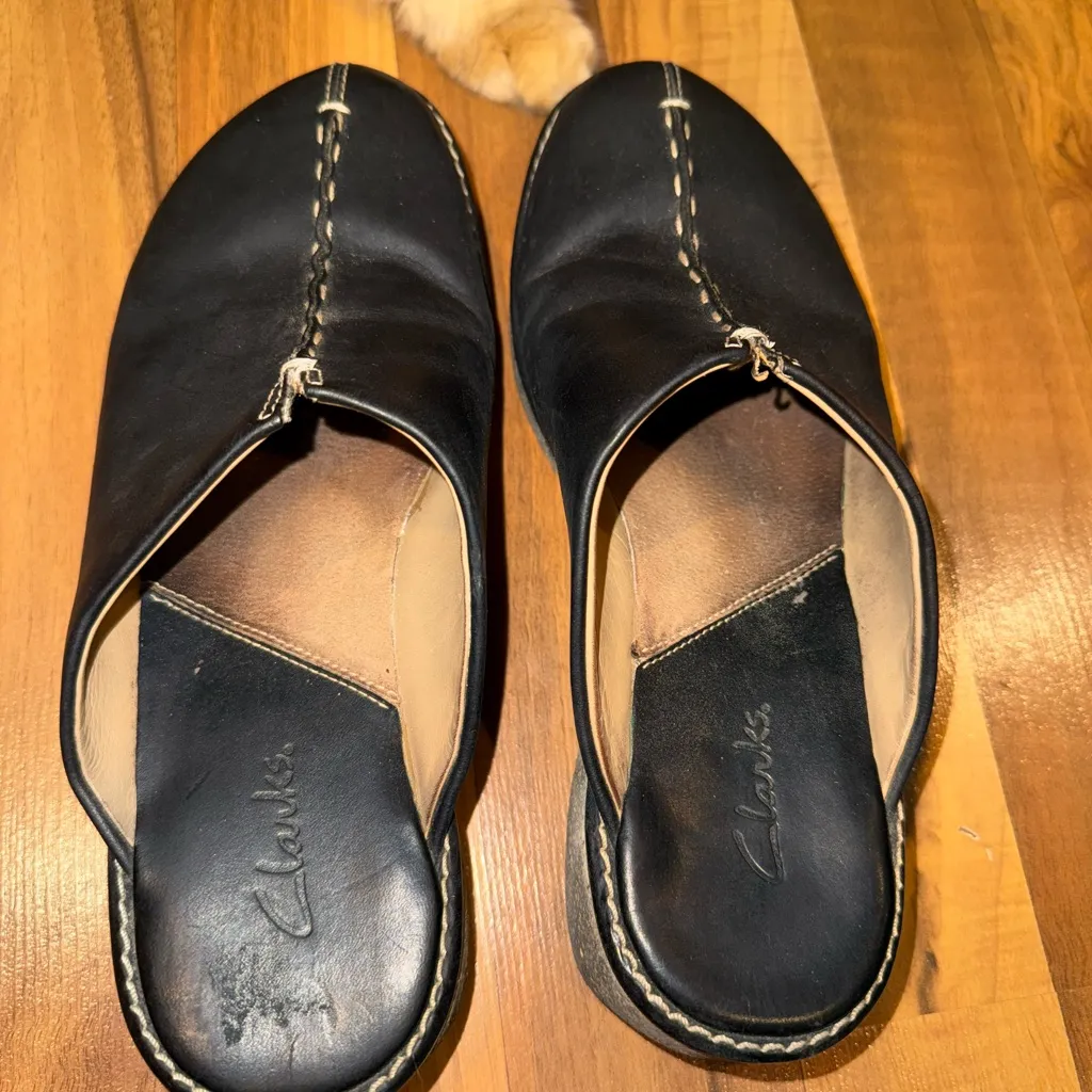 Clark’s black‎ leather slip on clogs size 7 casual, boho - Image 2