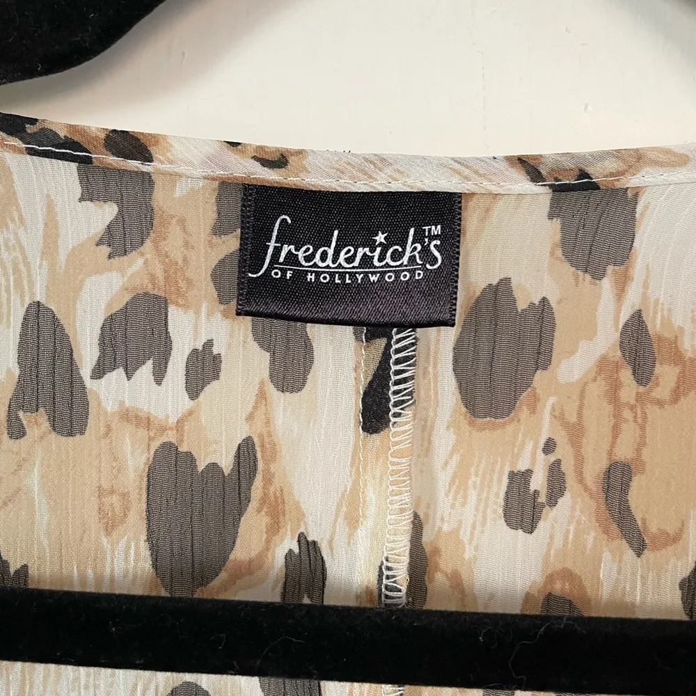 Frederick’s of Hollywood blouse animal print attached camisole Women’s size XL - Image 4