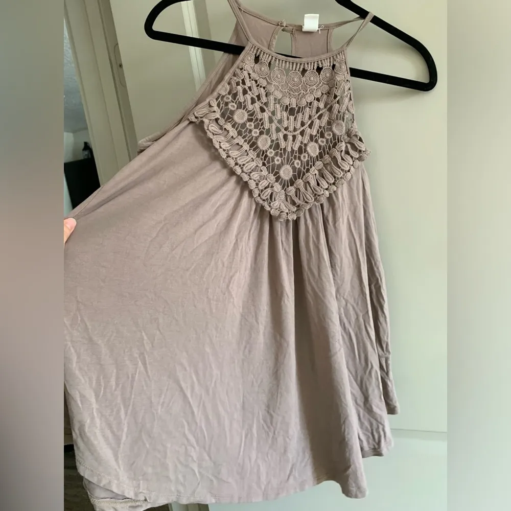 Cute flowy boho tank top - Image 4