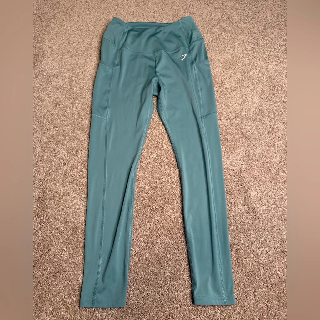 Gymshark Pocket Leggings Size Medium - Image 2