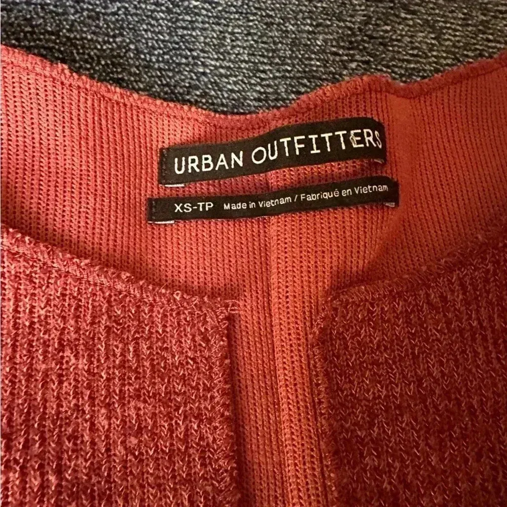 Urban Outfitters Oversized Cropped Cuff Sleeve Sweater size XS - Image 4