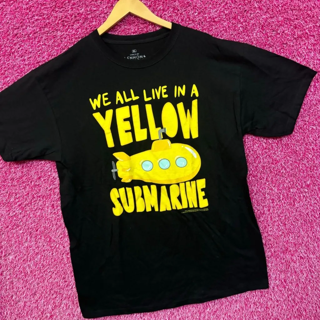 The Beatles We All Live in a Yellow Submarine Rock Tee XL - Image 3
