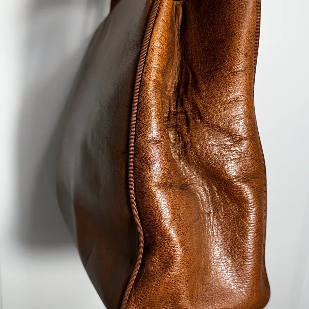 Salvatore Ferragamo Brown Leather Shoulder Bag with Gold Accent - Image 5