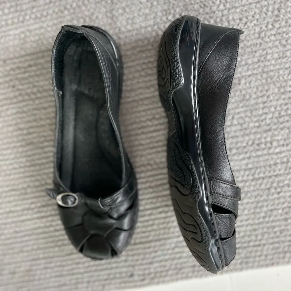 Born Black Strappy Ballet Flats Padded Insole Size 6 - Image 2
