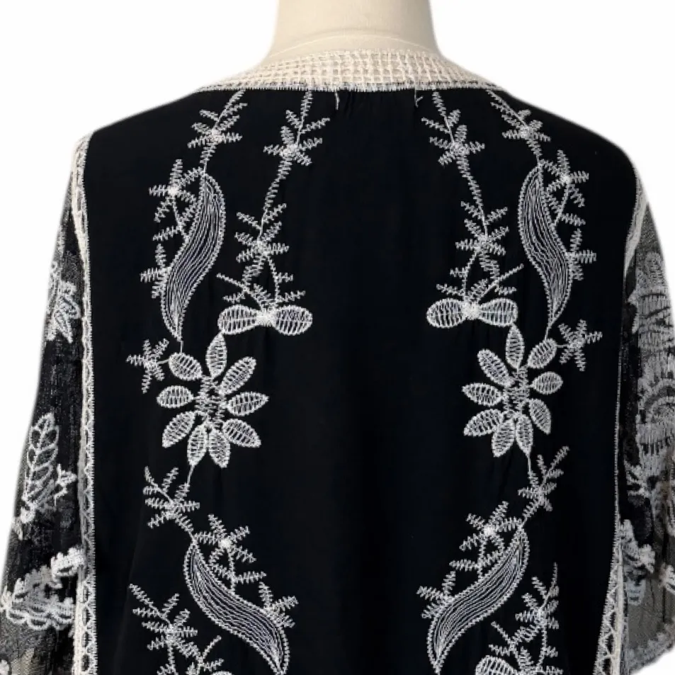 Kindred Lace Embroidered Black Blouse V-Neck Short Sleeve Top Women’s Size 2X - Image 9