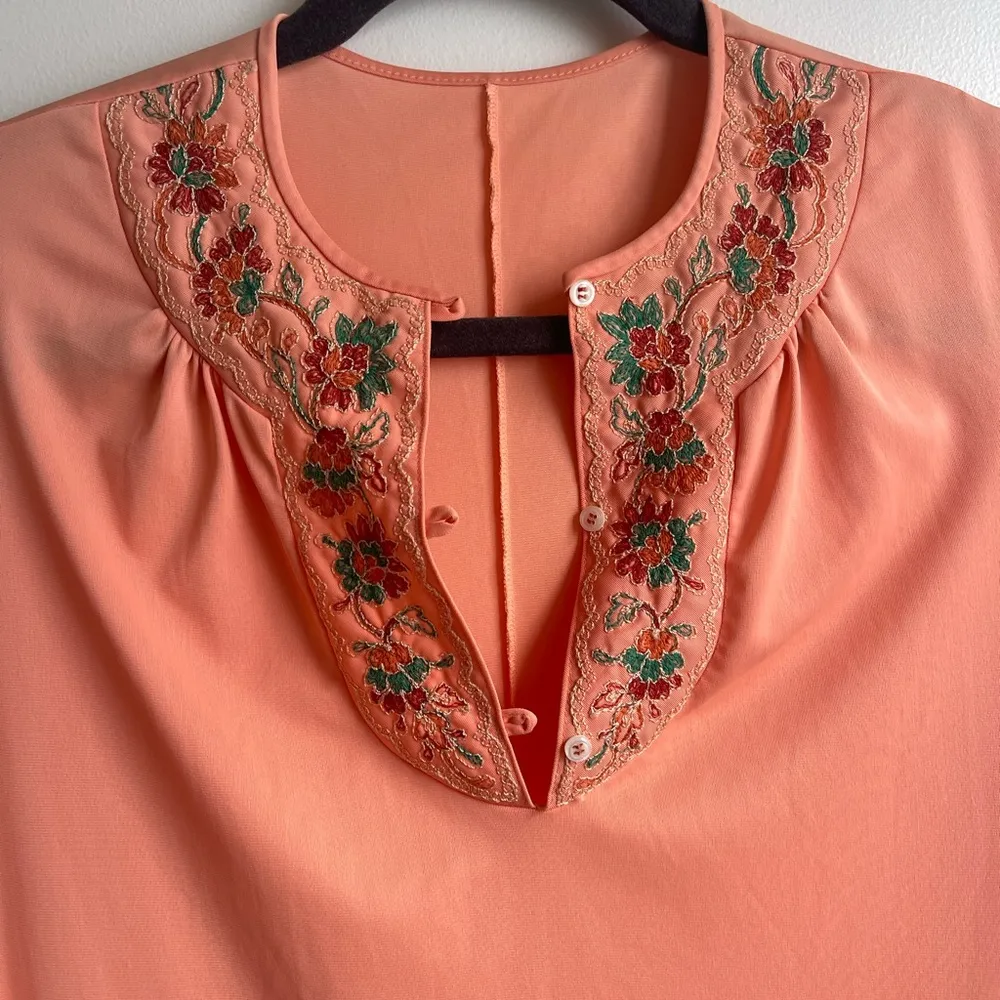 Vintage Peach Long Sleeve Maxi 19Nylon Dressing Night Gown w Embroidery Medium - Image 2