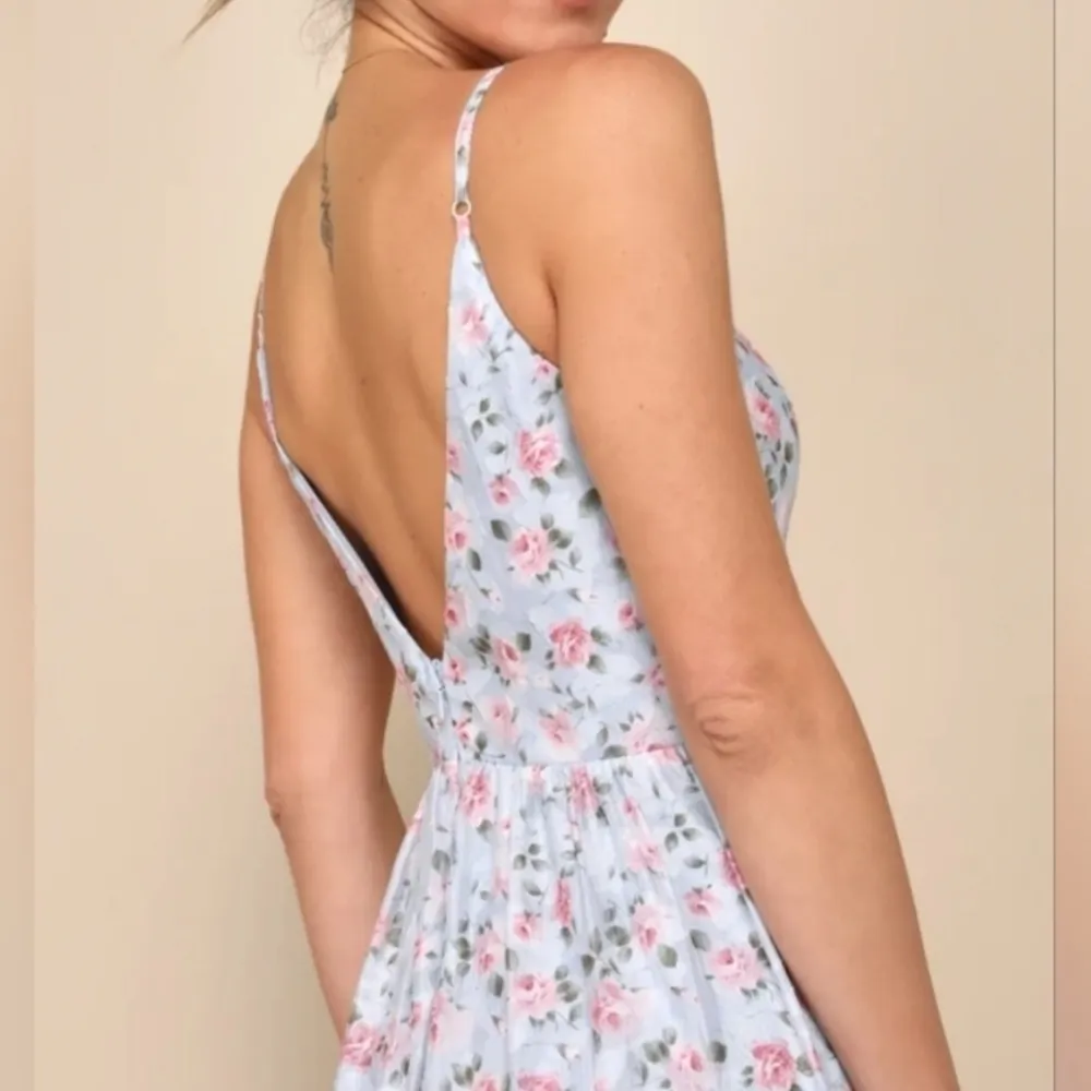 NEW Lulus Perfectly Charismatic Blue Floral Tiered Ruffled Maxi Dress Sz Medium - Image 3