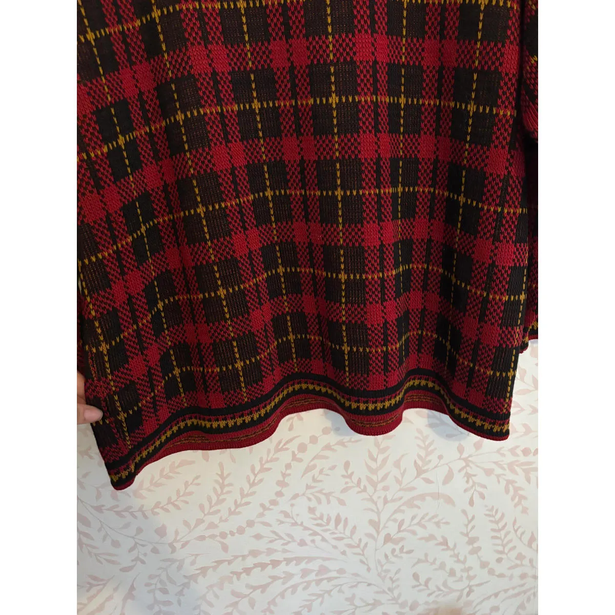 Vintage United States Red and Black Plaid Women's Sweater Size M - Image 3