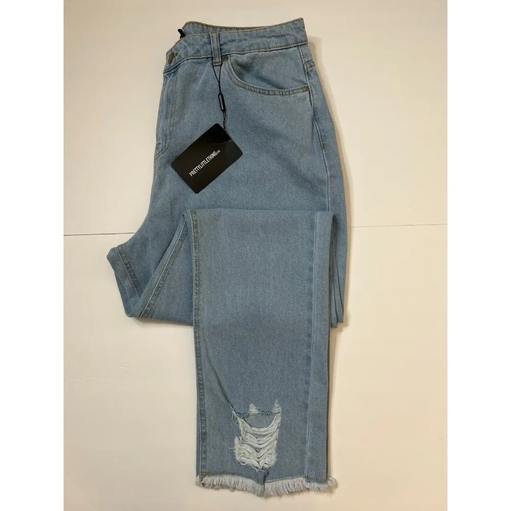 PrettyLittleThing Blue Shape Vintage Ripped Hem Straight Leg Jeans Sz 12… - Image 5