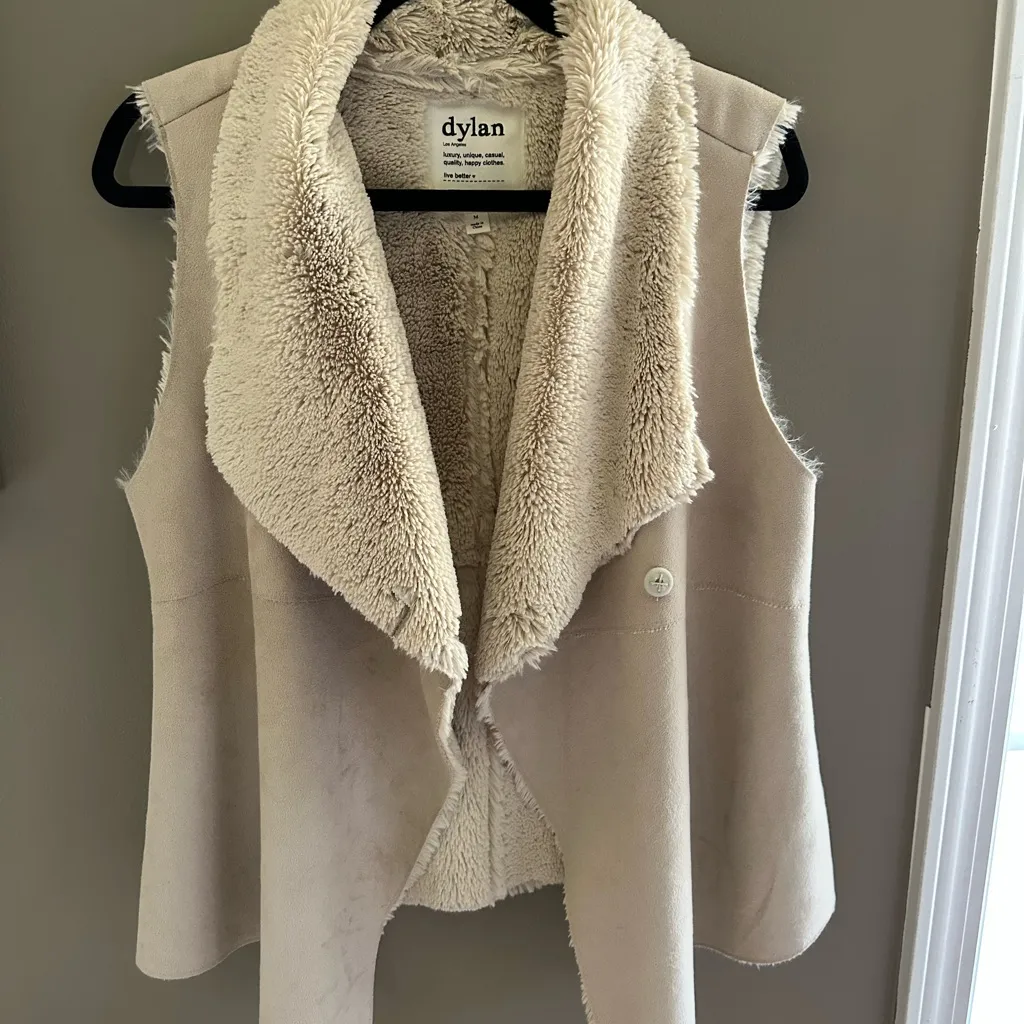 Dylan Beige Shearling Vest - Image 2