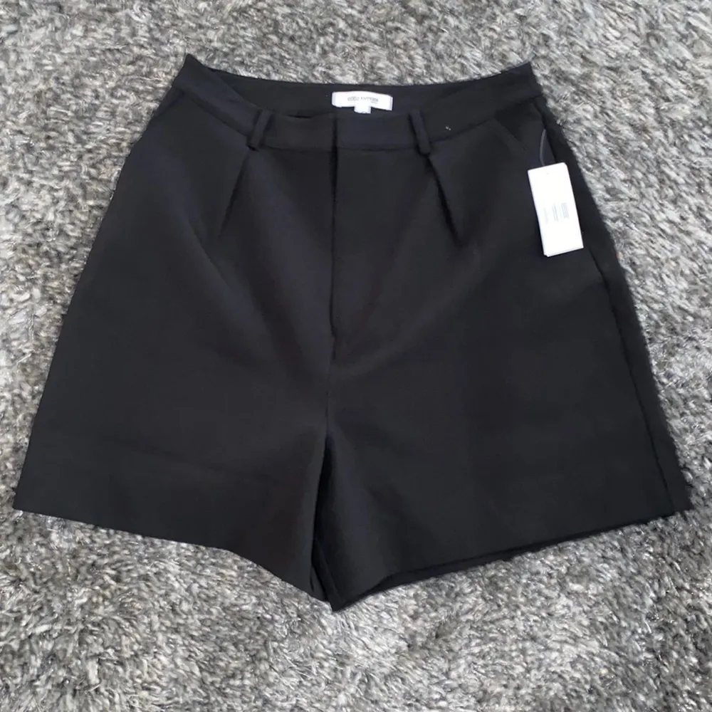 Good American Summer Boss High Waisted Shorts​​​​​​​​​​ - Image 3