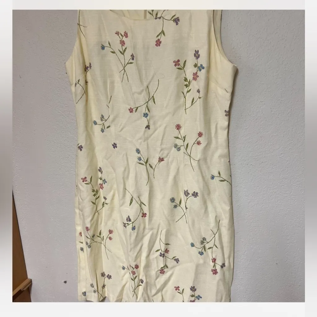 Floral Sleeveless Dress beautiful vintage butter yellow dress Green Size 6 - Image 2