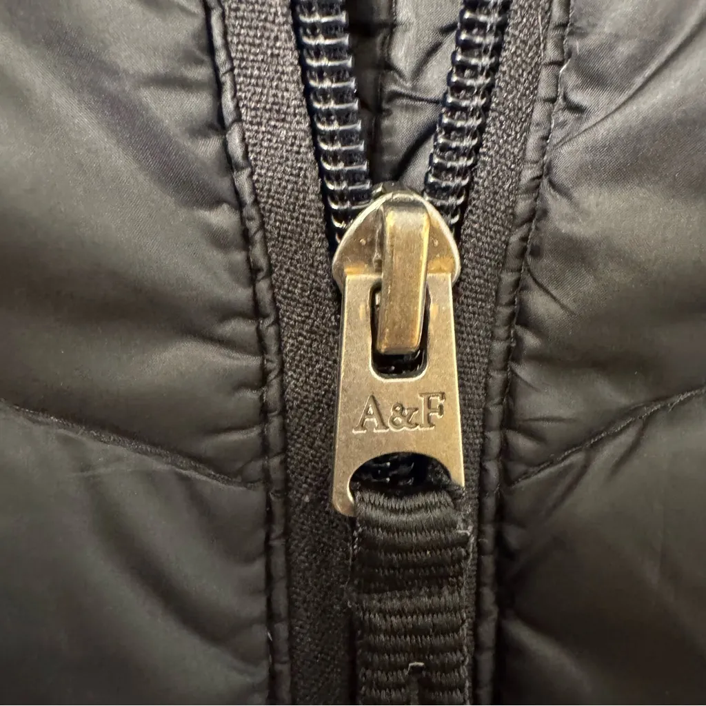 Abercrombie & Fitch Navy down packable puffer jacket - Image 5