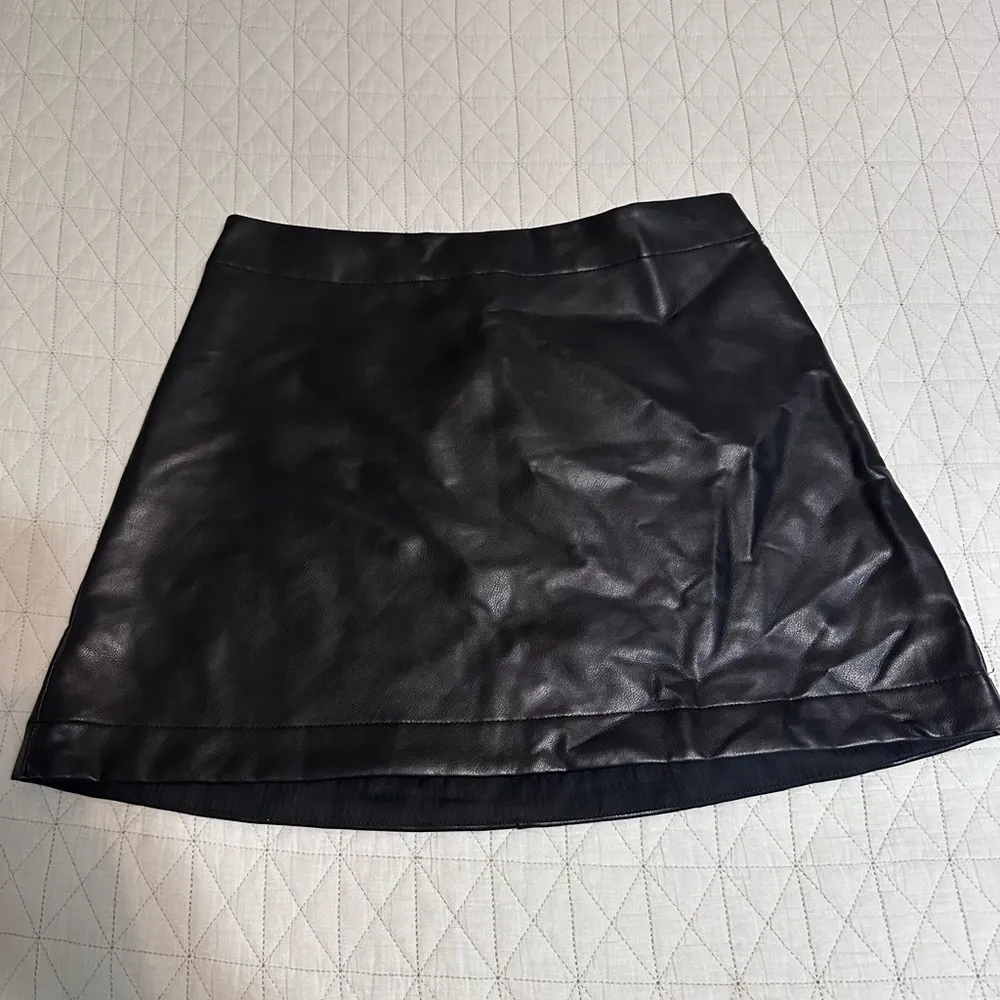 New with tags GAP Black Pencil Mini Skirt Night Out - Image 7