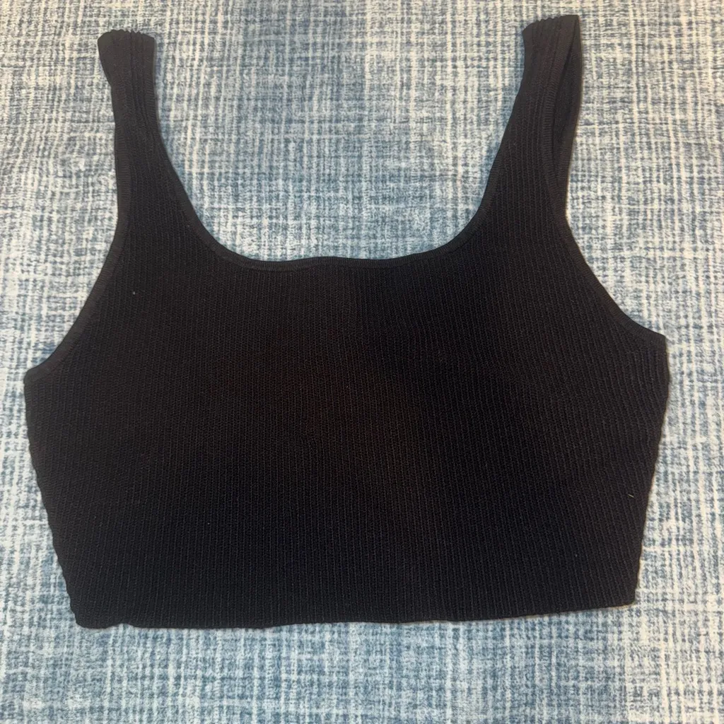 Aritizia Babaton Sculpt Knit Black Crop Top - Image 2