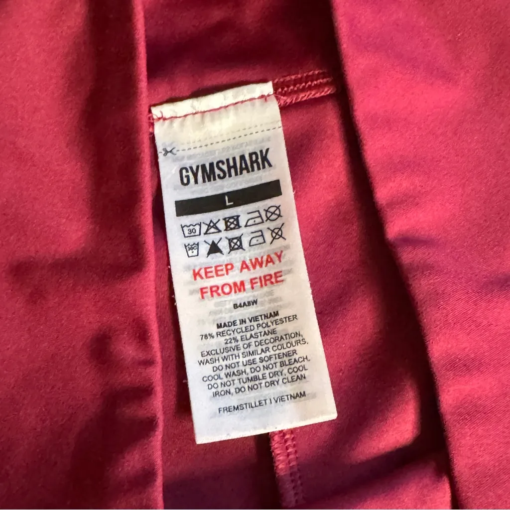 Gymshark Raspberry Pocket Shorts Large - Image 4