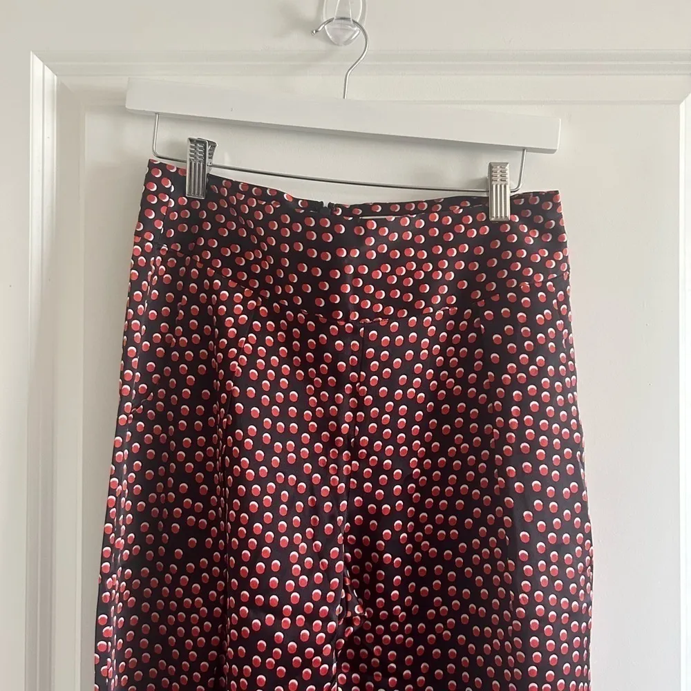 L’agence Adrienne Silk Pants Size Relaxed Fit Black Red Polka Dots $365 - Image 5
