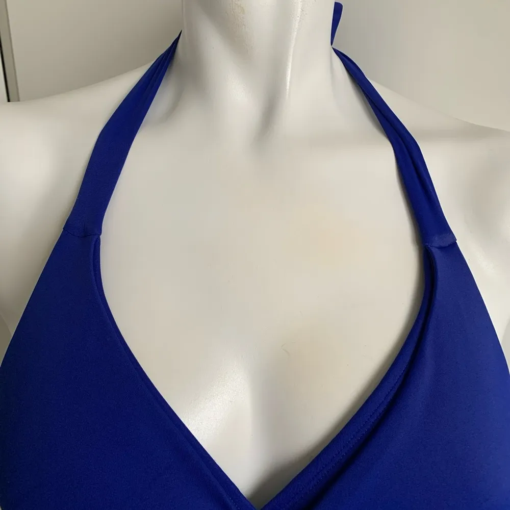 32 B/C wrap swimsuit bikini top - Image 2