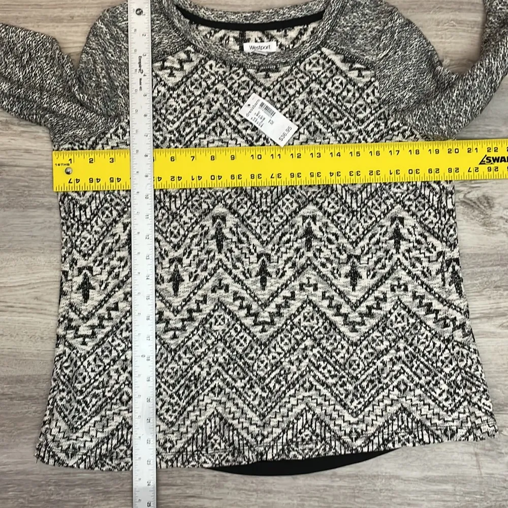 NWT White, Black & Silver Print Long Sleeve Mesh Back Sweater Size M - Image 12