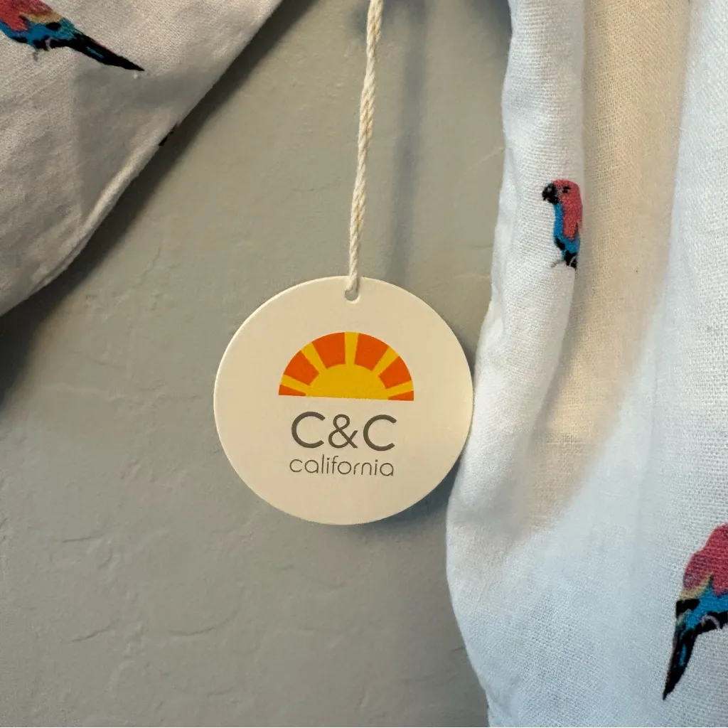 C&C California white linen parrot print dolman ruffle trim blouse large NEW - Image 16