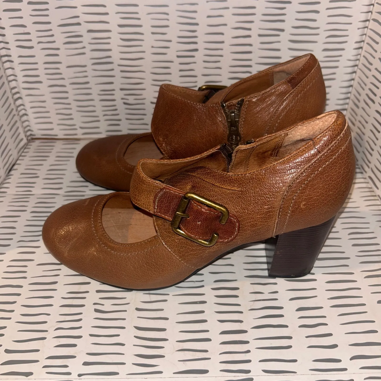 Clarks Indigo Women's‎ Brown Leather Mary Jane Block Heel Zipper Shoes Sz 7.5 - Image 2