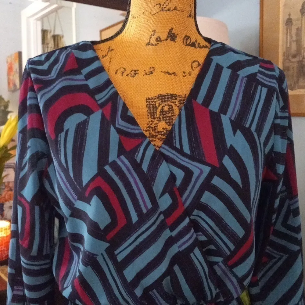 Everly Blue & Fuchsia Graphic Block Print Roll Up Sleeve Pull On Mini Dress - Image 4