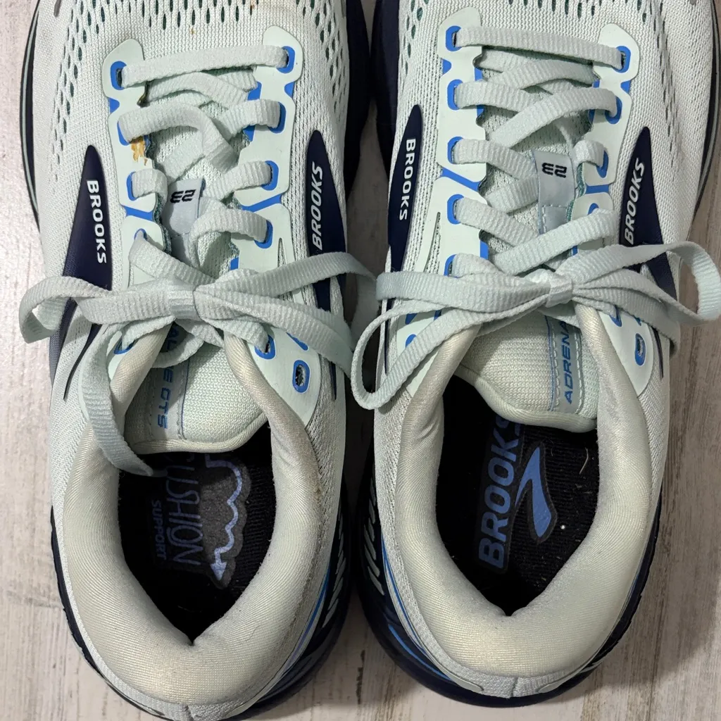 Brooks Adrenaline GTS 23 Women’s Size 10 Running Shoes - Image 6
