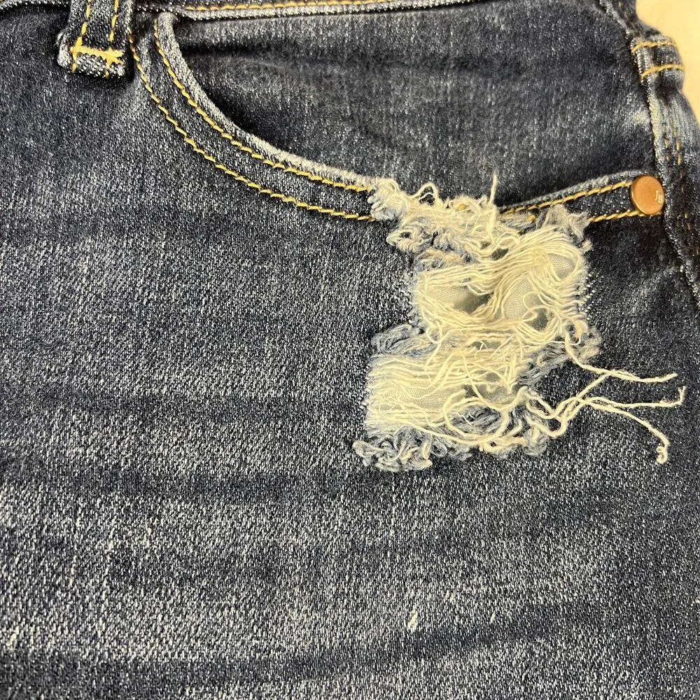 Judy Blue Boyfriend Fit Distressed Jeans Mid Rise 29” Inseam Size 7/28 - Image 9