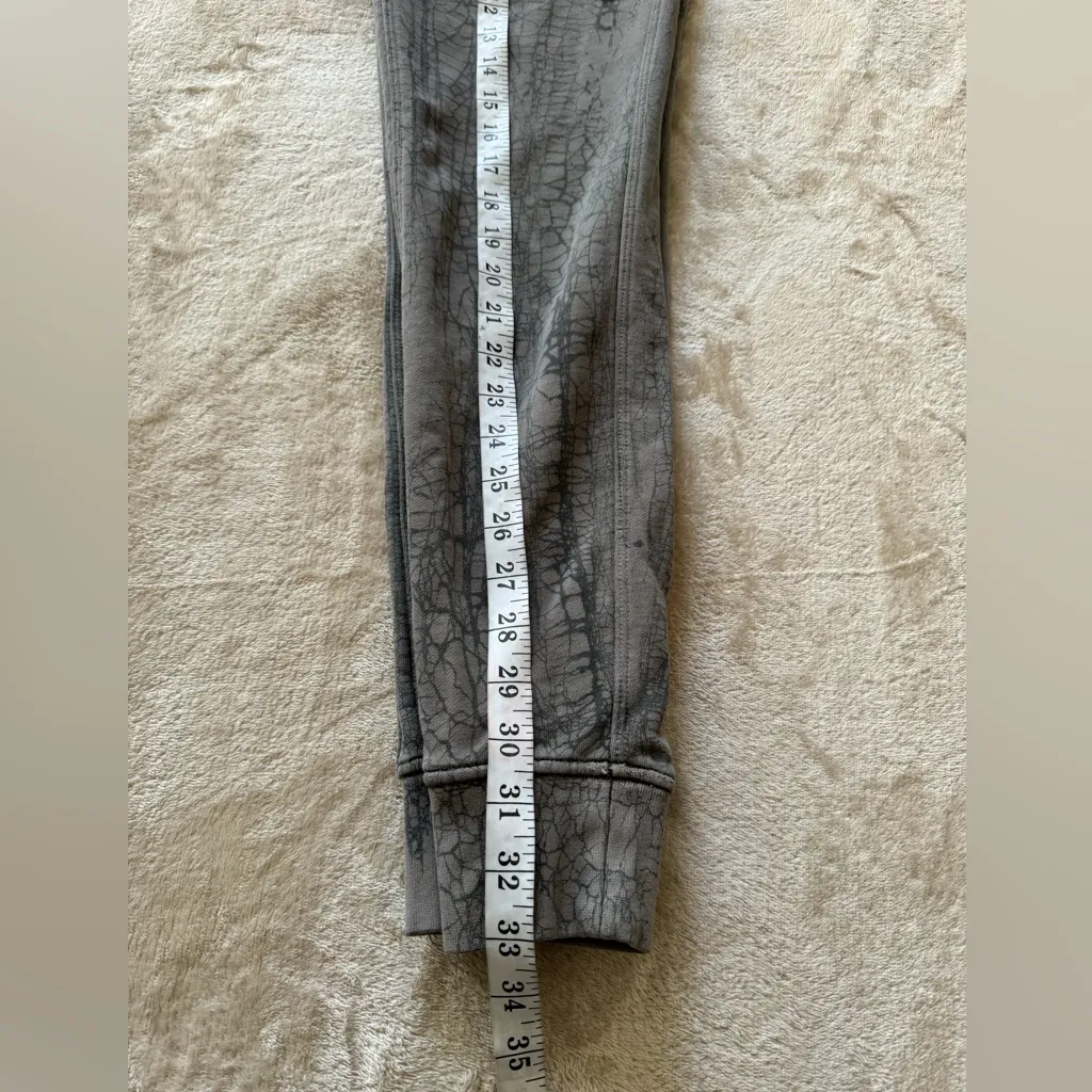 Lululemon  Women’s Warm Down Jogger Thread Dye Sweatpants Size 0‎ - Image 8